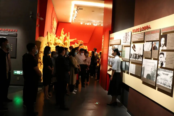 平?jīng)鲢垂军h委組織各支部開展“重溫歷史、砥礪前行”(圖2)